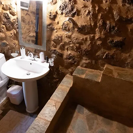 Vasiliki Cozy & Modern House View *